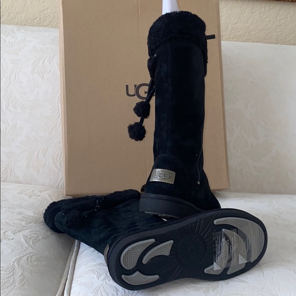 Ugg Black Tall Boots Zip size 5 NEW - Picture 3 of 3